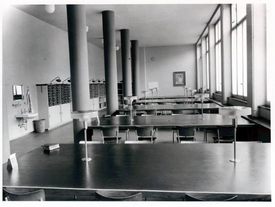Kunstgewerbeschule und -Museum, Lesesaal der Bibliothek