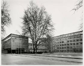 Schule und Museum für Gestaltung, von der Ausstellungsstrasse her gesehen