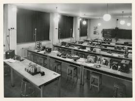 Innenraum Gewerbeschule Zürich, mechanisch-technische Abteilung