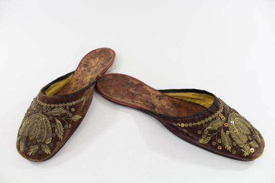 Javanische Damenhausschuhe