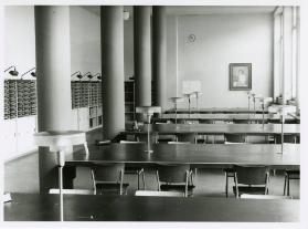 Kunstgewerbeschule und -museum, Lesesaal der Bibliothek