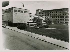 Kunstgewerbemuseum Haupteingang Ausstellungsstrasse