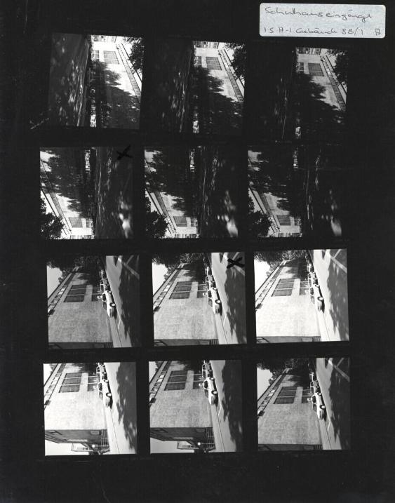 Schulhauseingänge ; Schule für Gestaltung