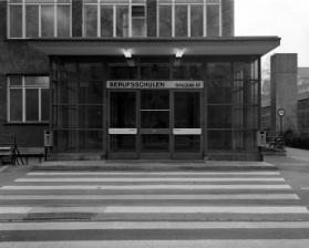 Kunstgewerbeschule, Schultrakt, Eingang A Sihlquai 87