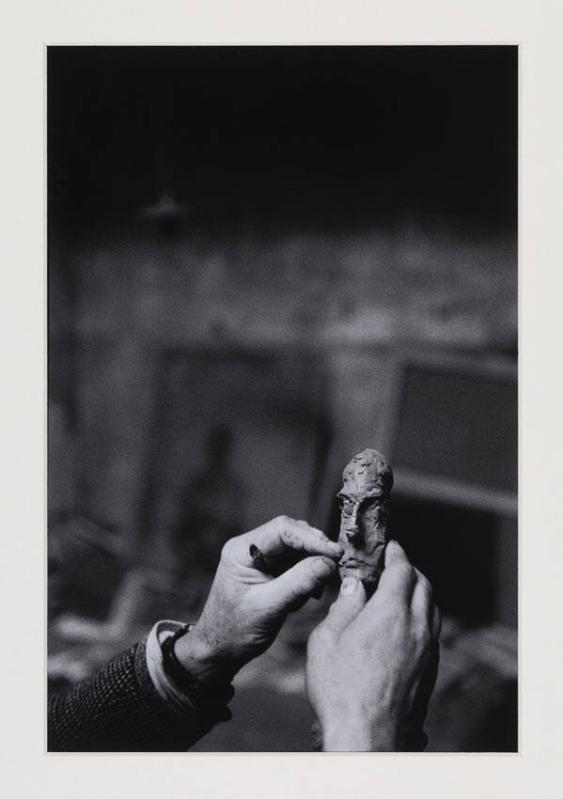 [Alberto Giacometti in seinem Atelier, Rue Hippolyte Maindron, Paris, 1960]