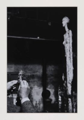 [Alberto Giacometti in seinem Atelier, Rue Hippolyte Maindron, Paris, 1960]