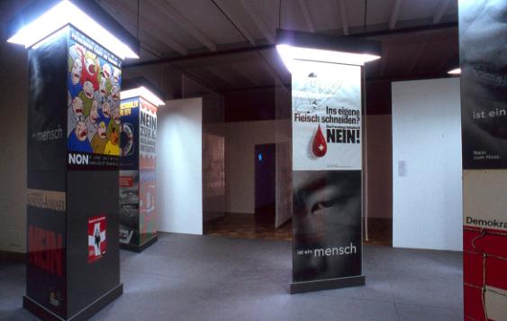 Da und Fort, Leben in zwei Welten: Ausstellungsansicht.