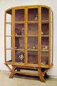 001 ; Henry van de Velde, Vitrinenschrank für das Esszimmer im Haus Bloemenwerf, 1895
© 2014, …