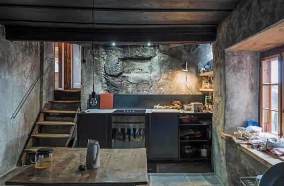 Architektur: Hase in Bronze ; Sanierung und Umbau Türalihus, Valendas / Capaul & Blumenthal, Il…