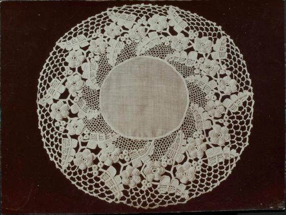 Sophie Taeuber, gehäkelte Spitze