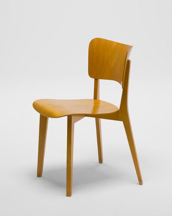 Kreuzzargenstuhl mit kantigen Beinen