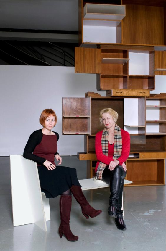 Gruppenportrait Gleichstellungsbeauftragte. Christine Weidmann rechts (Leitung Gleichstellung), Irène Hediger links (Stv. Gleichstellung)
