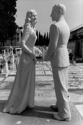 >>Abb. Liebespaar: Cimitero di San Miniato al Monte, Florenz, Italien, 1993, Foto©Didier Ruef/p…