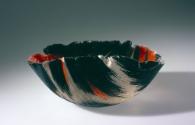 ((KGS-1988-0002)) Mary Ann Toots Zynsky,Schale Tierra del fuego, Glasfäden,1988
Museum für Ges…