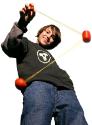 4. Astrojax-Spieler ; Geschicklichkeitsspiel von Larry Shaw / Redesign: Alex Hochstrasser (2002…