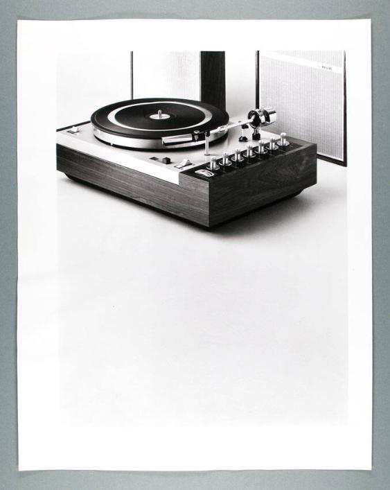 [Diverse Werbung für Philips AG]