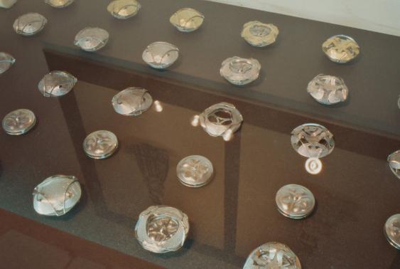 Susanne Marti ; Diplom Studienbereich Schmuck und Gerät 1998 ; Ausstellungsansicht