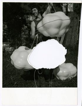 Ueli Berger mit Wolkenlampen - eine aus Foto geschnitten (Fehlstelle)