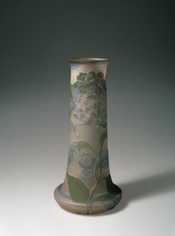Vase mit Hortensien