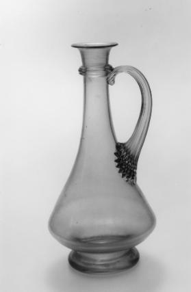 Krug mit Ringauflage