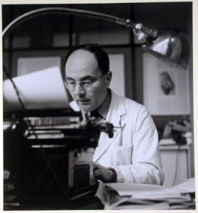 Dr. Kurt Akeret