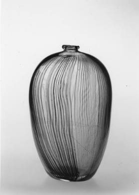 Vase mit enger Mündung