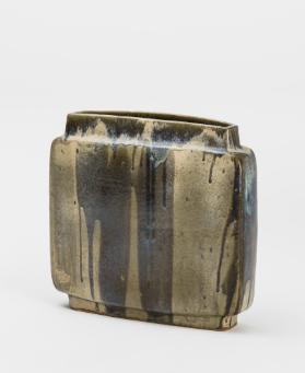 Grosse kubische Vase