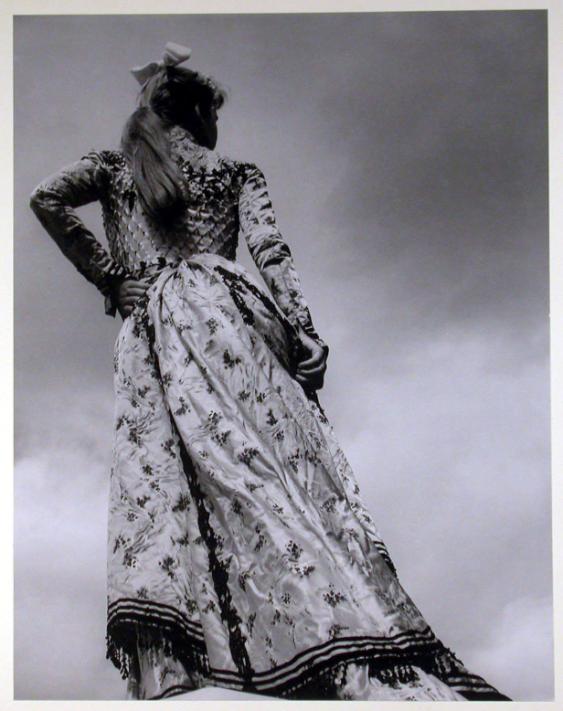 Historische Kleider an der Seidenausstellung im Kunstgewerbemuseum