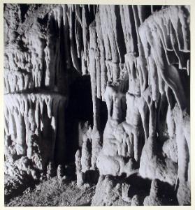 Ehemaliger Durchgang der Höhlenbewohner in der prähistorischen Höhle bei Cabrerets (Dép. Lot)