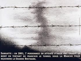 Sangatte: En 2001, 7 personnes en attente d'asile ont trouvé la mort en tentant de franchir le tunnel sous la manche pour rejoindre la Grande Bretagne. Le monde marche sur la tête