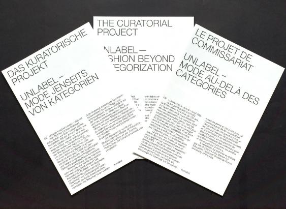 Das kuratorische Projekt: UNLABEL ; Auflageblätter 