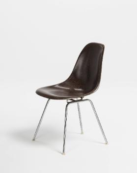 DSS (Dining, Side chair on Stacking base)
