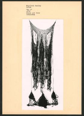 Wojciech Sadley, Polen, "Er I", 1970, Sisal und Holz, 300x100cm