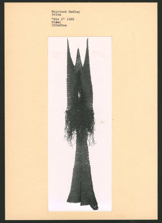 Wojciech Sadley, Polen, "Sie I" 1969, Sisal, 350x80cm