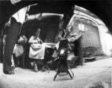 Fotoklasse 1948-1951: Parisreise. Unsere Spiegelung in einem Autorad