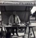 F * F ; Marktstand mit Brot