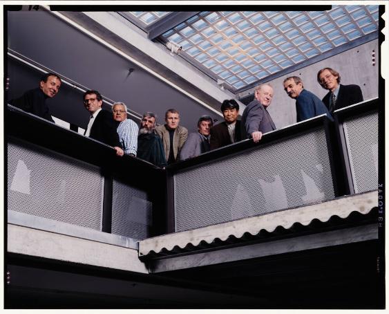 Gruppenbild von Schweizer Gestaltern im Atelier von Adrian Meyer