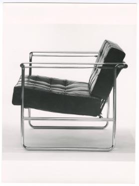Sessel HE 113 [offizieller Name]