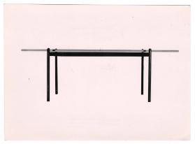 Tisch mit Glasplatte