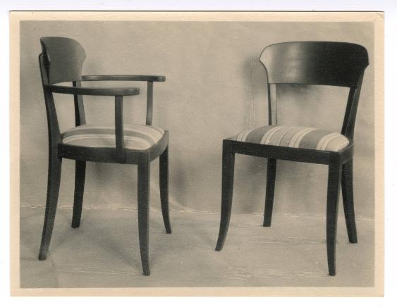 Stuhl in zwei Varianten