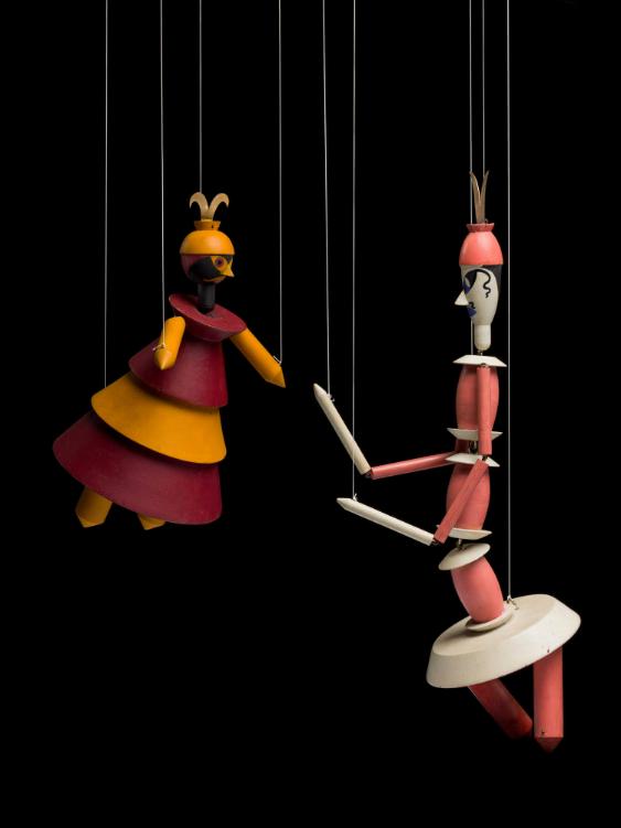 Die Marionetten von Sophie Taeuber-Arp für das Stück König Hirsch sind Ausgangspunkt und Inspir…