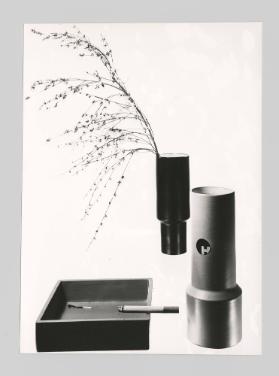Vasen und Aschenbecher