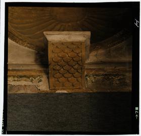 "Galeria degli antichi", Sabbioneta 1583/84, Konsole mit Schuppenmuster