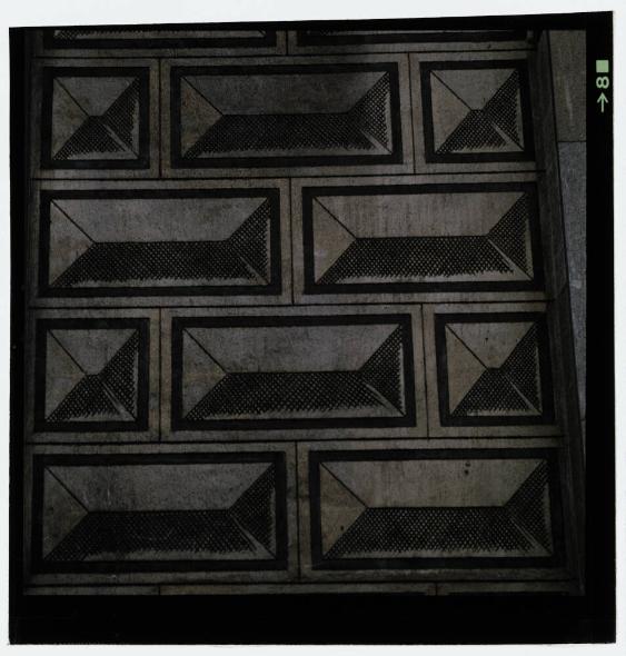 Sgraffito von Mauerteilung mit Diamantschliff in Mailand