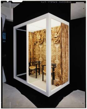 Textil-Pavillon: Inszenierung der Kollektion "H-design" im Showroom von Mira-X
