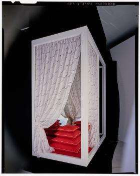 Textil-Pavillon: Inszenierung der Kollektion "H-design" im Showroom von Mira-X