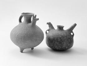 Krug mit Hirschkopf