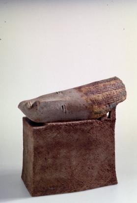 Stele mit Frauenkopf