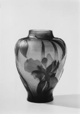 Vase mit Iris