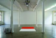 05 : Pigmentteppich; Installation FarbLichtLabor, 2006 ; 3m x 2m / Pigmentfeld, drei Videoproje…